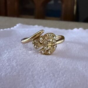 Elegant Gold Leaf Ring with Crystals